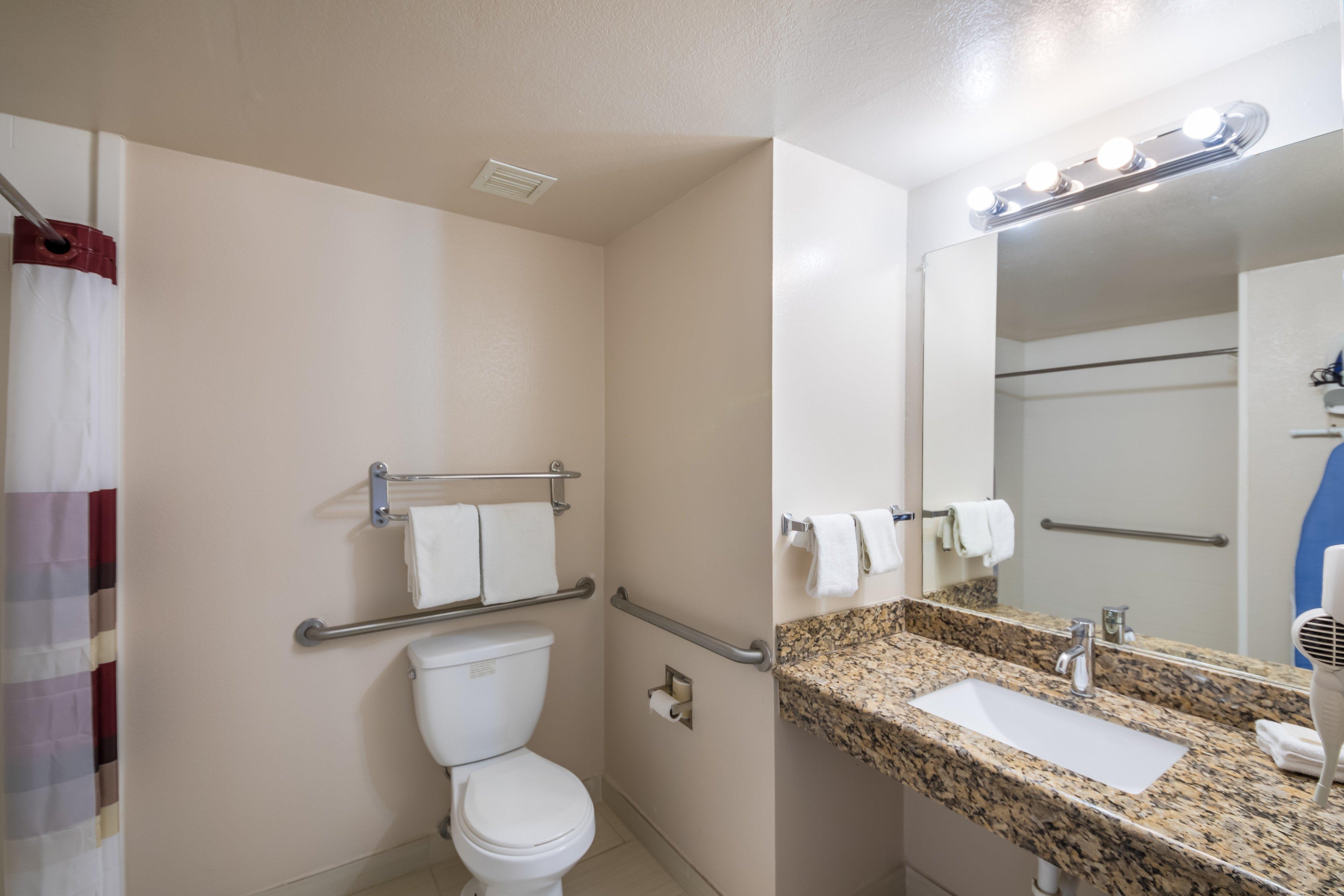 Motel Red Roof & Austin East -